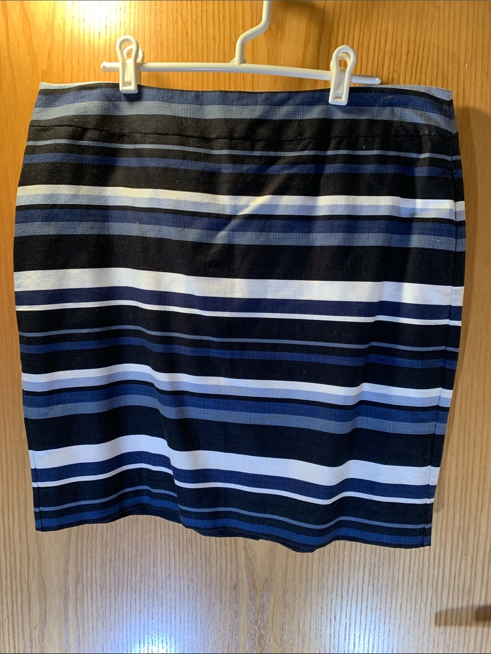 New! Banana Republic Cotton Striped Pencil Skirt in Black, Navy, White- Size 14